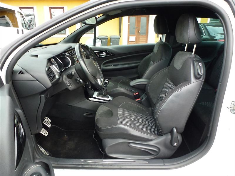 Citroën DS3 1,6 16V VTi THP SportChic - fotka 18 z 51