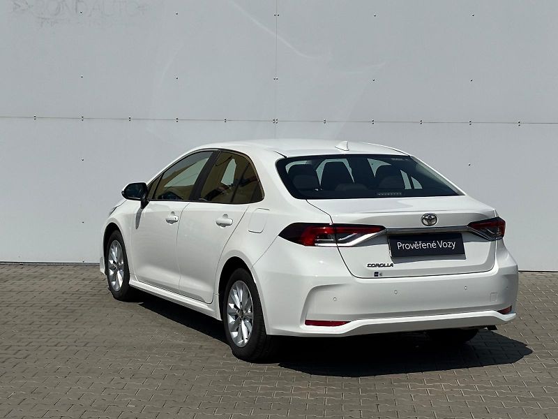 Toyota Corolla 1.5 Dynamic Force Comfort Tech - fotka 7 z 27