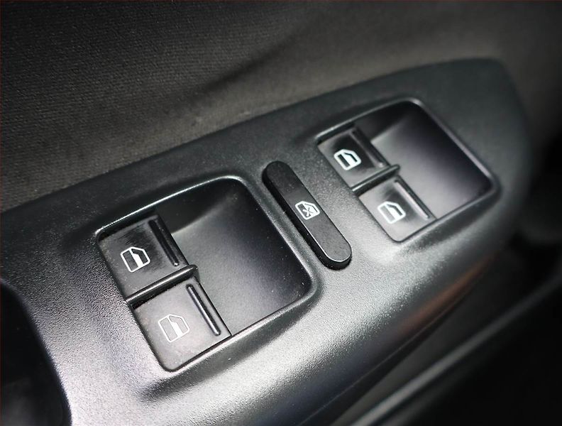 Škoda Octavia (2012) Elegance 2.0 TDI, Serv.kniha - fotka 19 z 20