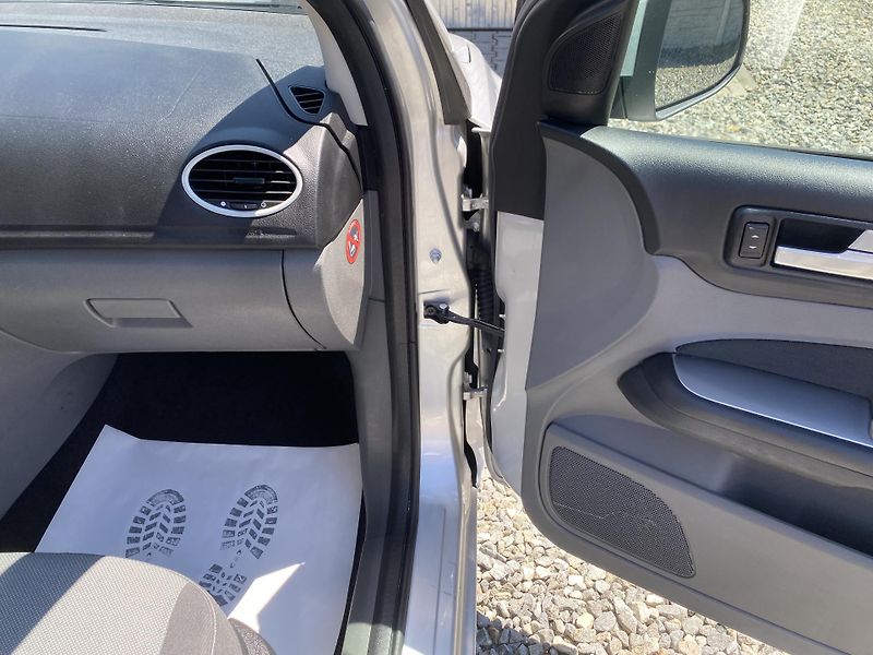 Ford Focus 1.6 TDCi 90PS KOMBI STK  - fotka 123 z 151
