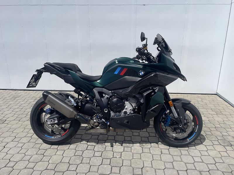 BMW (2026) M 1000 XR - fotka 2 z 13