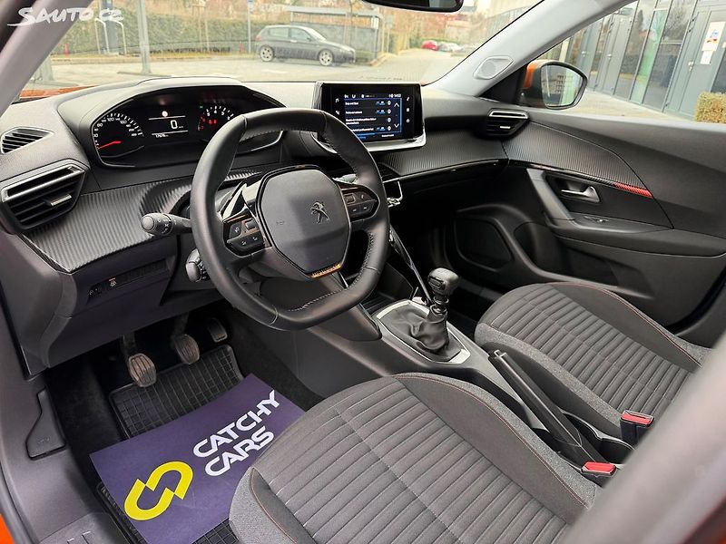 Peugeot 2008 (2020) 1.2 74 kW - fotka 13 z 20