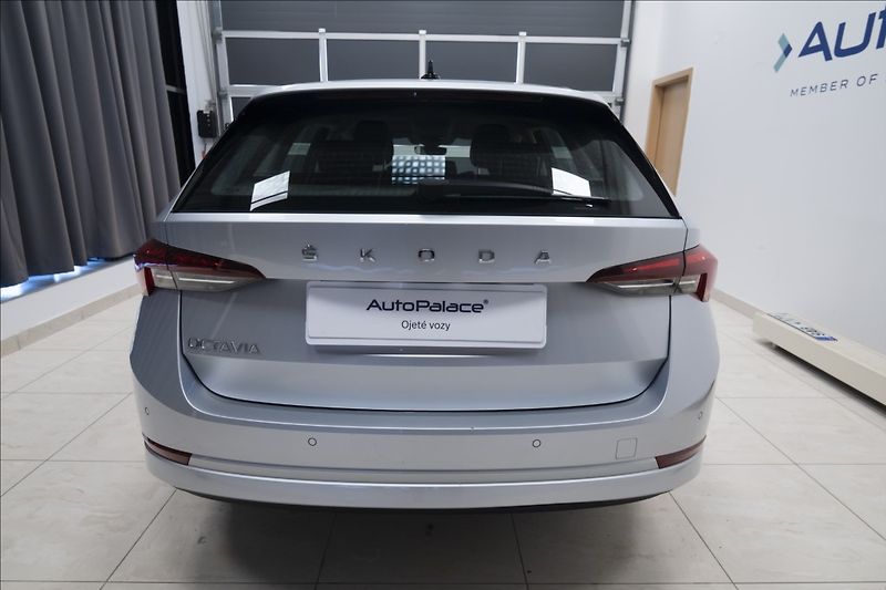 Škoda Octavia 2,0 TDI 1. MAJ ČR VÝHŘEV DPH - fotka 5 z 42