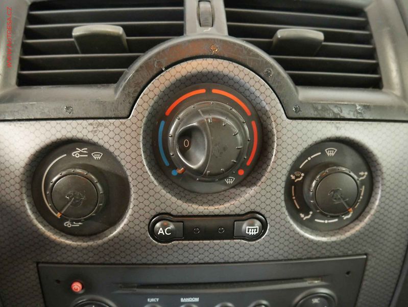 Renault Mégane (2003) 1.6i, ČR, AC, temp - fotka 13 z 15