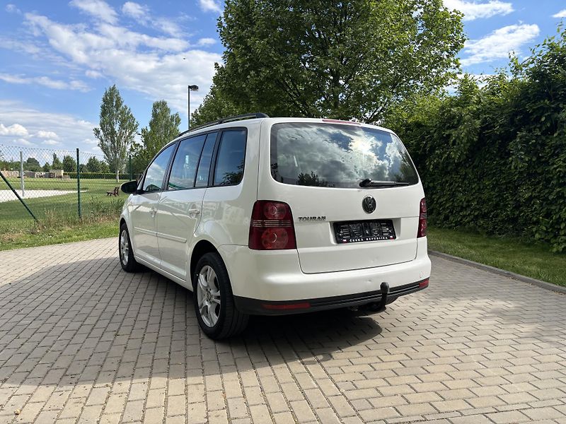 Volkswagen Touran 1.6 75kw Trendline - fotka 7 z 29