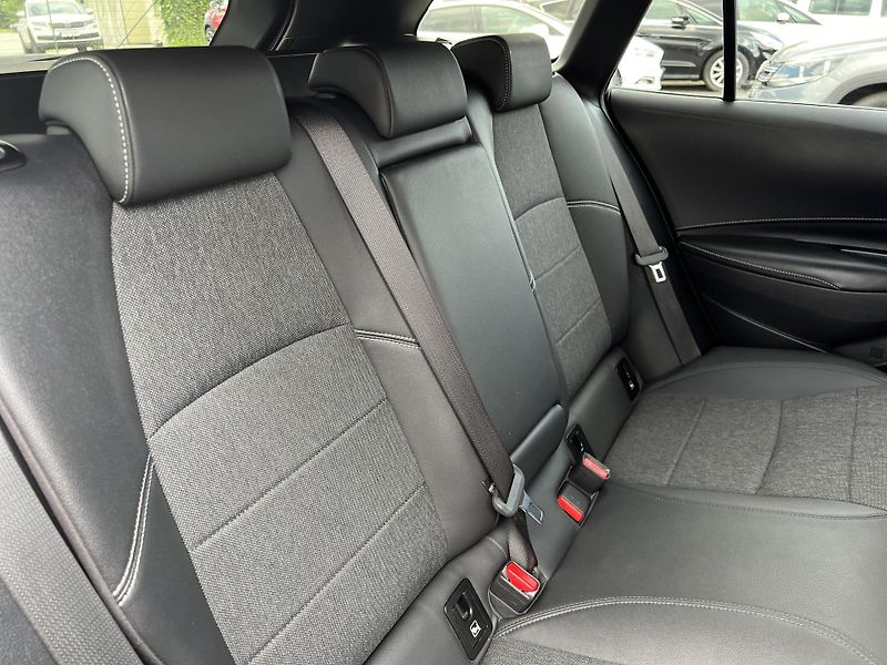 Toyota Corolla TS 2.0 HYBRID COMFORT ČR DPH - fotka 30 z 43