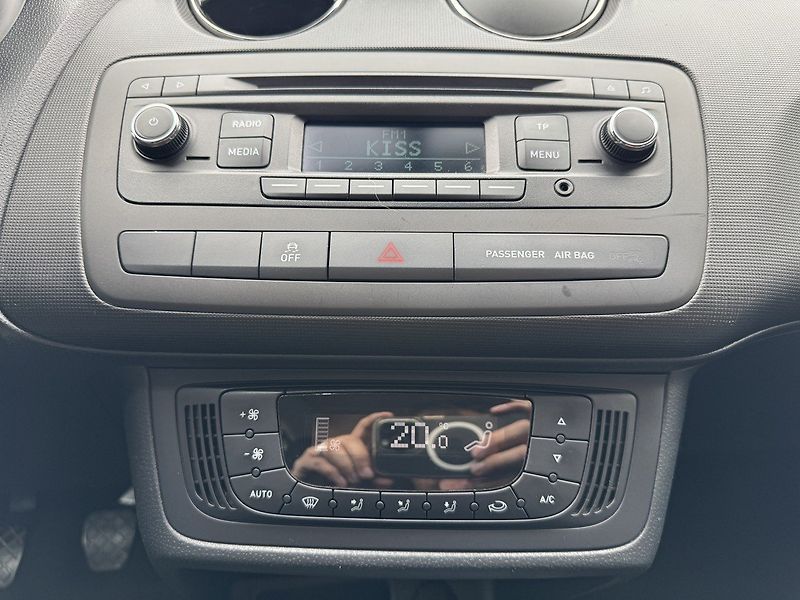 Seat Ibiza (2014) 1.4i 16V Navi Digi Klima - fotka 10 z 50