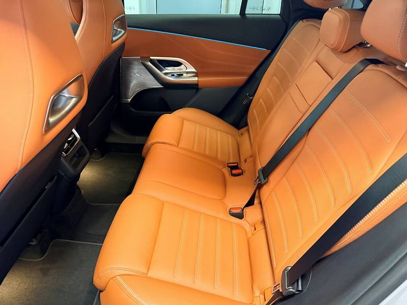 Mercedes-Benz GLC (2026) 400 4MATIC s technologií EQ - fotka 3 z 6