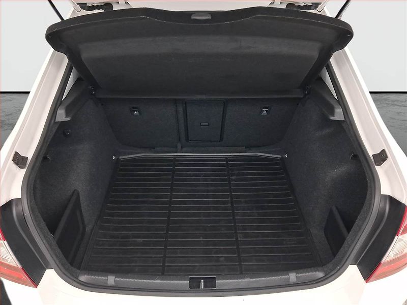 Škoda Rapid (2018) Style 1.0 TSI, Serv.kniha - fotka 14 z 19