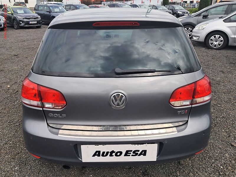 Volkswagen Golf (2011) 1.6TDI, Style - fotka 5 z 21