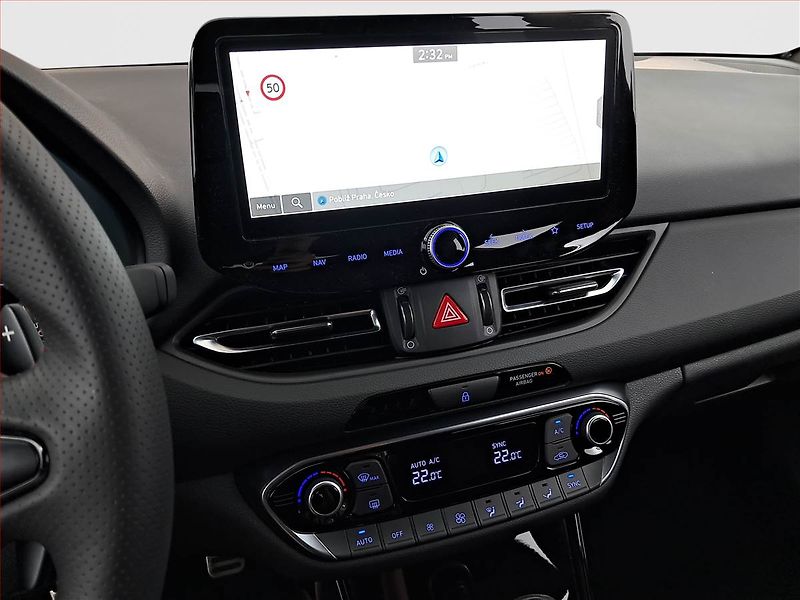 Hyundai i30 (2025) 1.5 T-GDI MHEV 48V, N- Line - fotka 12 z 23