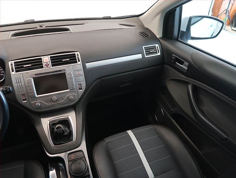Ford Kuga (2009) 2.0 TDCi, 4X4, Navi, Tempomat - fotka 8 z 12