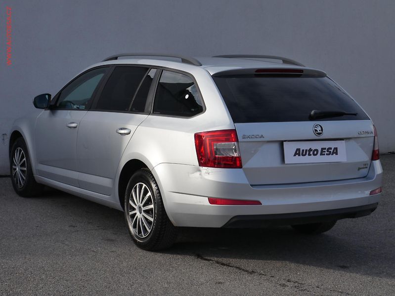 Škoda Octavia (2013) 1.6 TDi, ČR, AC, výhřev sed - fotka 6 z 18