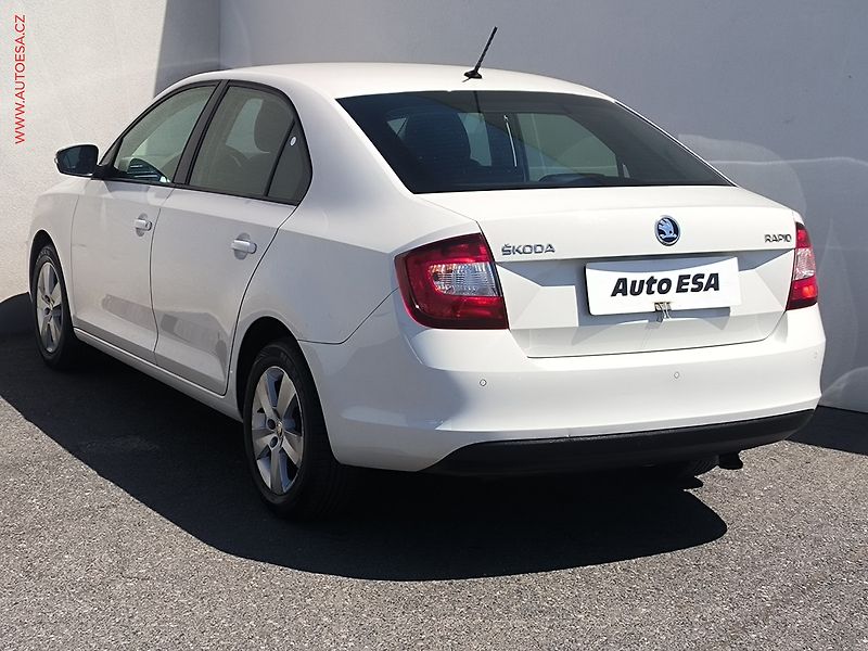 Škoda Rapid (2018) 1.0 TSI, ČR, AC, výhřev sed - fotka 6 z 16