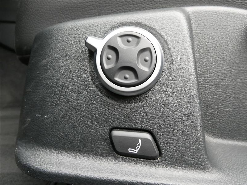 Audi A4 Avant 2,0 TDi 140kW,AT,Quattro - fotka 19 z 31