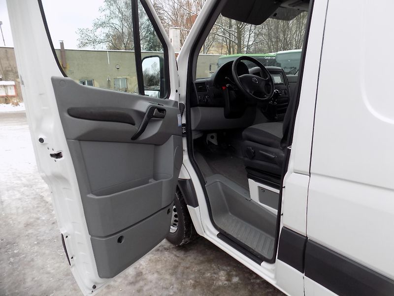 Volkswagen Crafter (2013) 2 0 120KW L2H2 SERVISKA - fotka 13 z 43