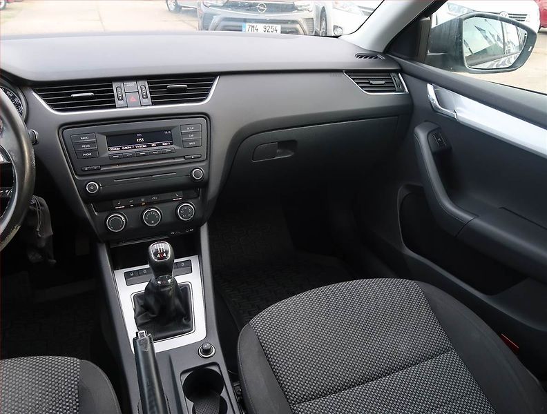 Škoda Octavia (2014) 1.6 TDI, 4X4, Tempomat - fotka 8 z 19