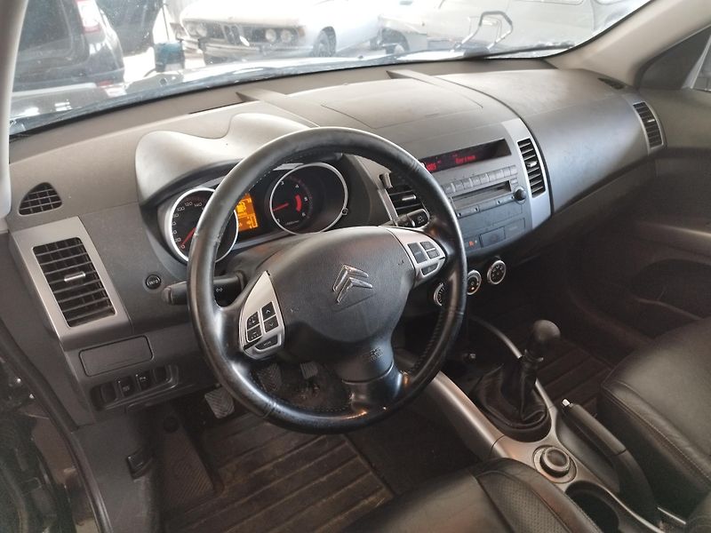 Citroën C-Crosser (2008) 2,2HDI,115KW,7MÍST,XEN,ALU,TAŽ - fotka 19 z 34