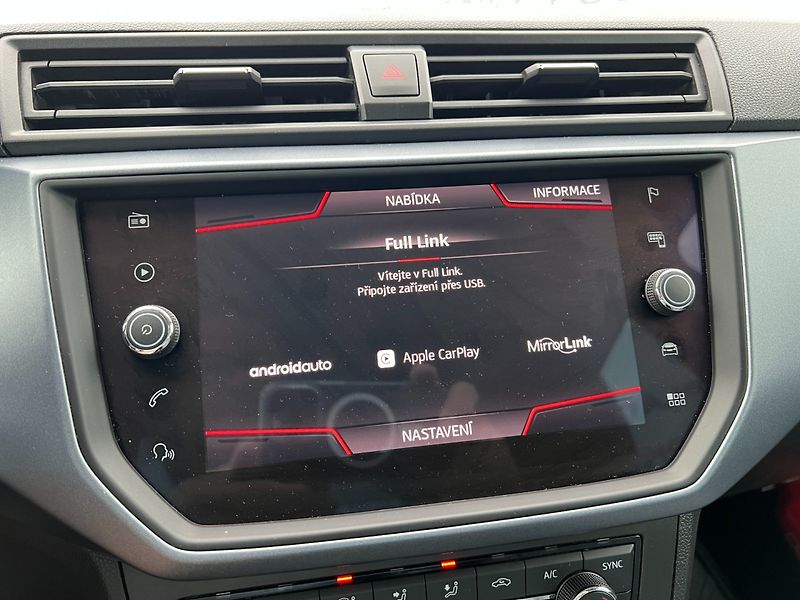 Seat Arona (2018) 1.0TSi 70kW! Navi! Apps! - fotka 27 z 31