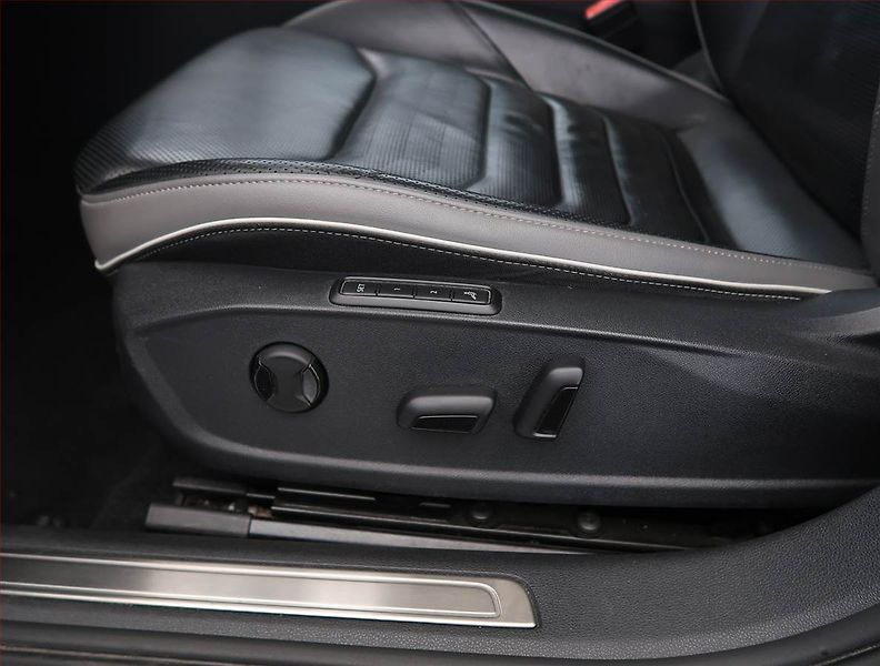 Volkswagen Arteon (2021) Elegance 2.0 TDI, digi klima - fotka 25 z 31