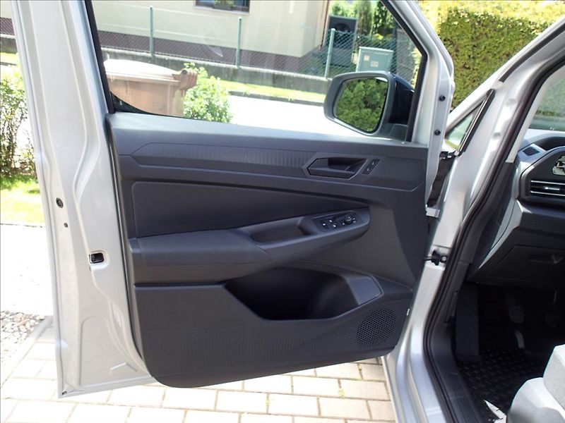 Volkswagen Caddy 1,5 1.maj. 26 000 Km, záruka - fotka 10 z 41