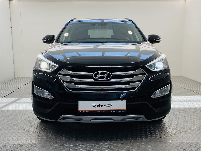 Hyundai Santa Fe 2,2 CRDi 145kW Style 4x4 - fotka 4 z 27
