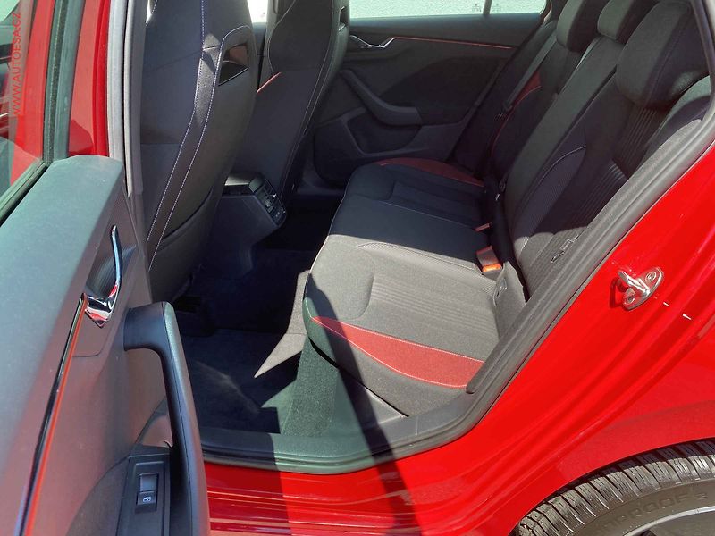 Škoda Kamiq (2022) 1.0 TSi, ČR, Monte Carlo, LED - fotka 10 z 18