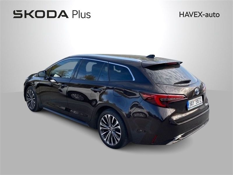 Toyota Corolla (2023) TS 2.0 Hybrid e-CVT Style - fotka 2 z 5