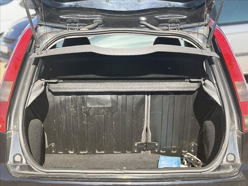 Ford Fiesta 1,4 TDCi KLIMA - fotka 18 z 22