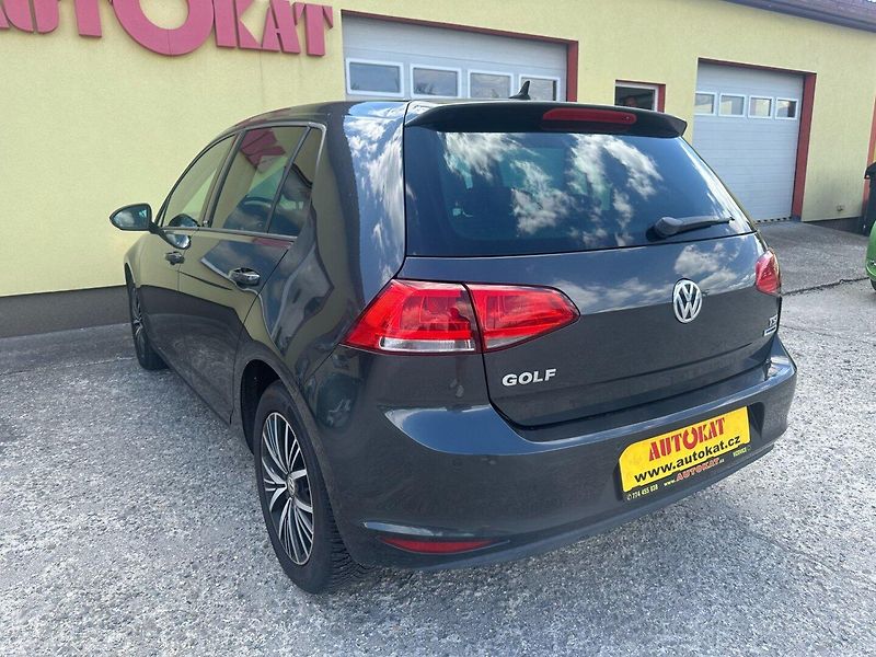 Volkswagen Golf 1.2TSi 63kW/Tempomat/Výhřev - fotka 5 z 23