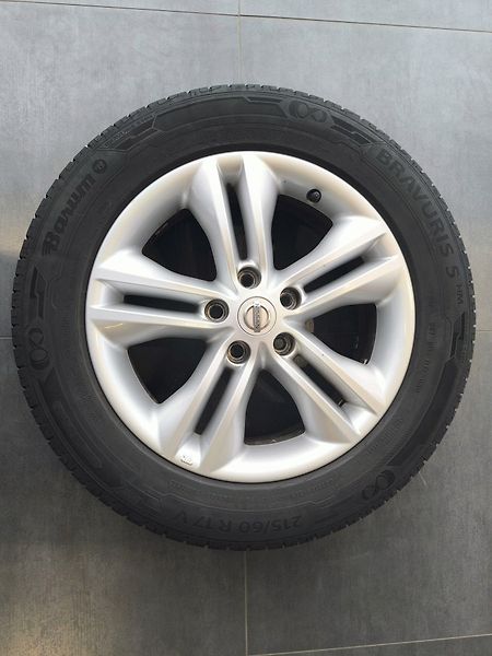 Nissan Qashqai (2013) Acenta 1.6i 117k - fotka 7 z 7