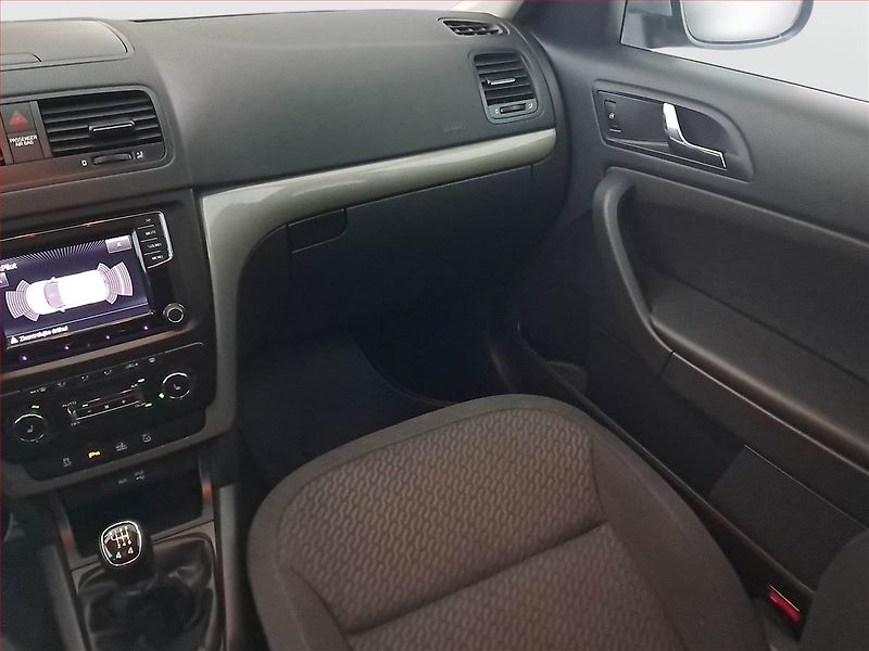 Škoda Yeti (2015) 2.0 TDI, 4X4, Serv.kniha - fotka 8 z 19