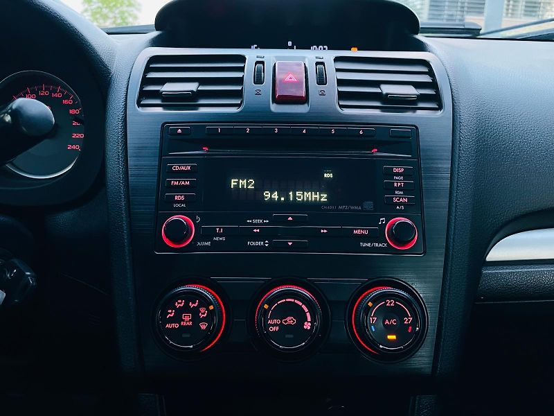 Subaru XV 2.0i 4x4 110KW MANUÁL SERVISKA - fotka 37 z 45