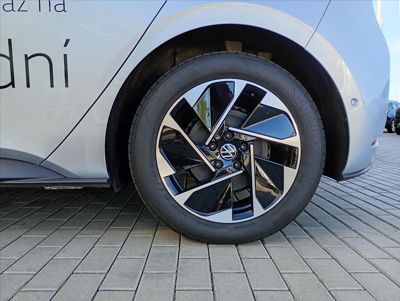 Volkswagen ID.3 (2025) Pro People 150 kW, 59 kWh - fotka 10 z 16