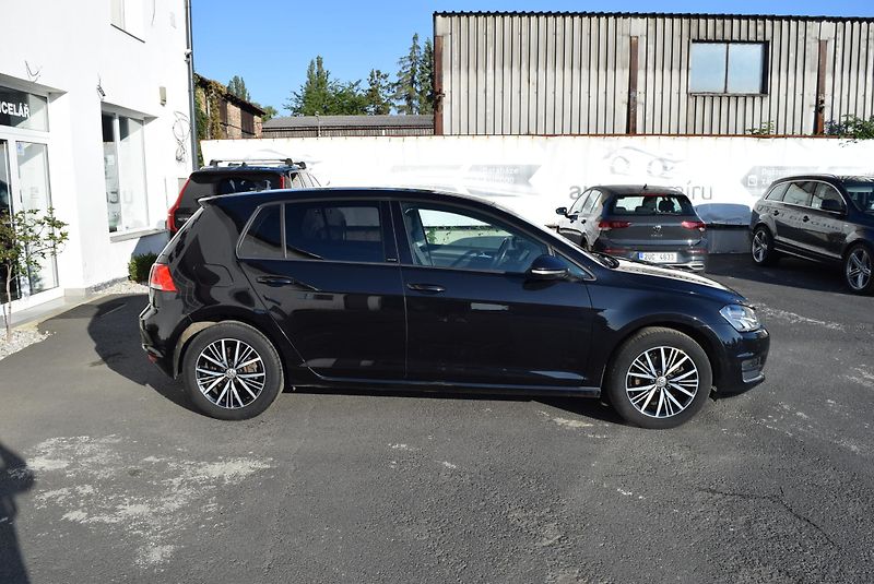 Volkswagen Golf (2017) 1.4TSI 92kw DSG ALLSTAR CLBMT - fotka 6 z 48