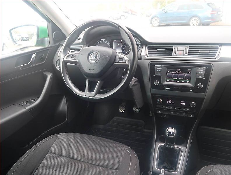 Škoda Rapid (2015) Elegance 1.4 TDI, Tempomat - fotka 7 z 14
