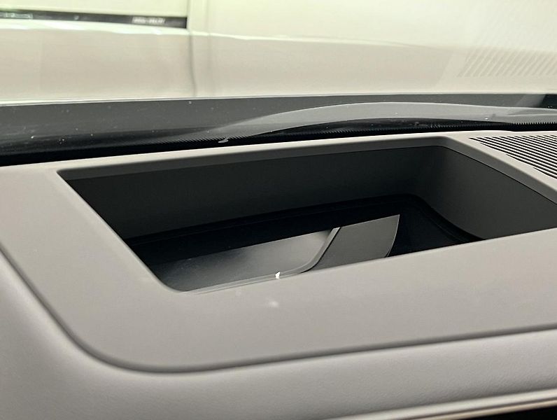 BMW Řada 5 520d AWD Touring MSport Tažné - fotka 18 z 35