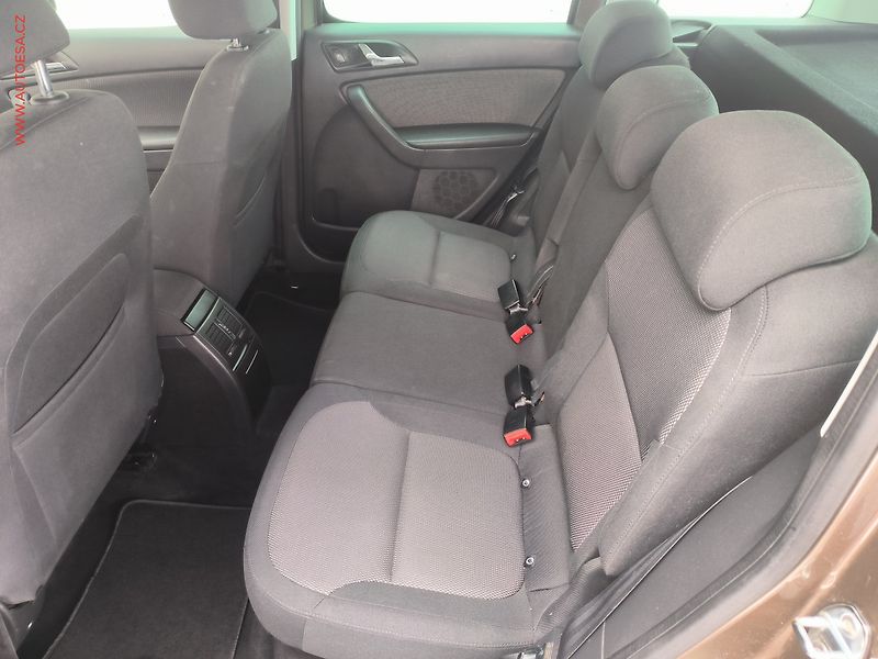 Škoda Yeti (2011) 1.2 TSi, Ambition, DSG - fotka 10 z 17