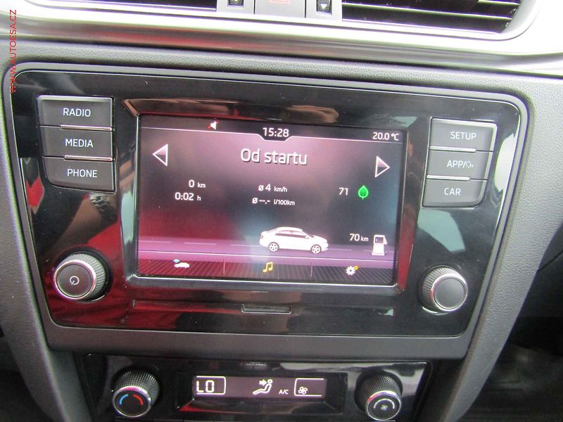 Škoda Rapid (2018) 1.0TSi, 2.maj,ČR, Xenon, AC - fotka 14 z 14