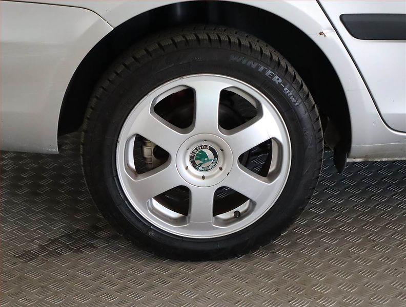 Škoda Fabia (2012) 1.4 16V - fotka 15 z 15