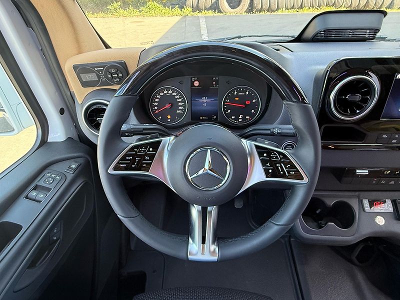 Mercedes-Benz (2026) Sprinter XXL PANORAMA LUX - fotka 15 z 23