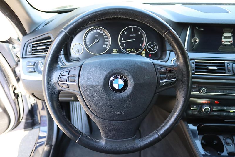 BMW Řada 5 530D XDRIVE F10 190kW - fotka 24 z 50