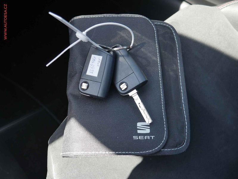 Seat Leon (2017) 1.8 TSi, 1.maj,ČR, AC, kůže - fotka 15 z 15