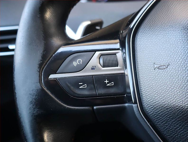 Peugeot 3008 (2017) 1.2 PureTech, Automat - fotka 18 z 22