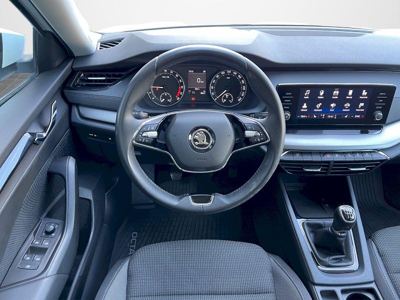 Škoda Octavia (2024) 2.0 TDI 85kW Ambition Plus com - fotka 6 z 34