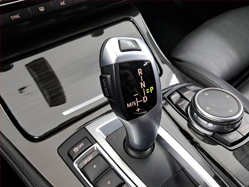 BMW Řada 5 (2015) 520d, Automat, Tempomat - fotka 15 z 24