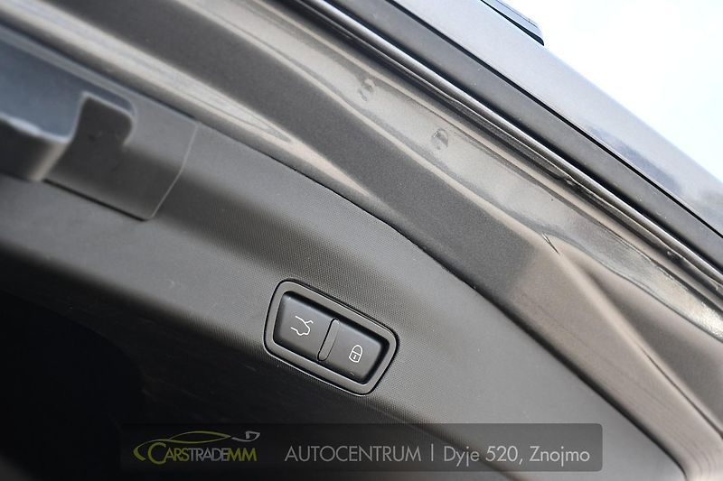 Alfa Romeo Stelvio 2.2D VELOCE Q4 H&K PANOR TAŽNÉ - fotka 47 z 53