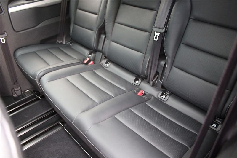 Citroën SpaceTourer 2,0 HDi  SHINE,DPH,A/T,8.MÍST - fotka 30 z 38
