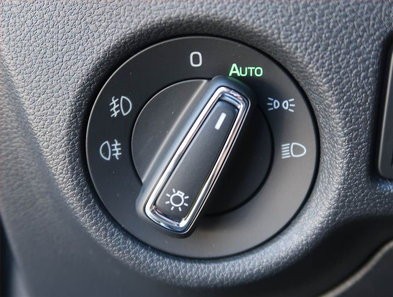 Škoda Kamiq (2026) 1.0 TSI - fotka 14 z 16