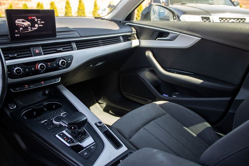 Audi A4 - fotka 19 z 27